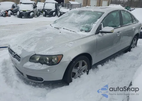 2005 Volvo S40 T5 Awd из США, поврежденный, VIN YV1MH682X52116038